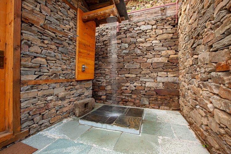 SaffronStays Honeystone, Narkanda